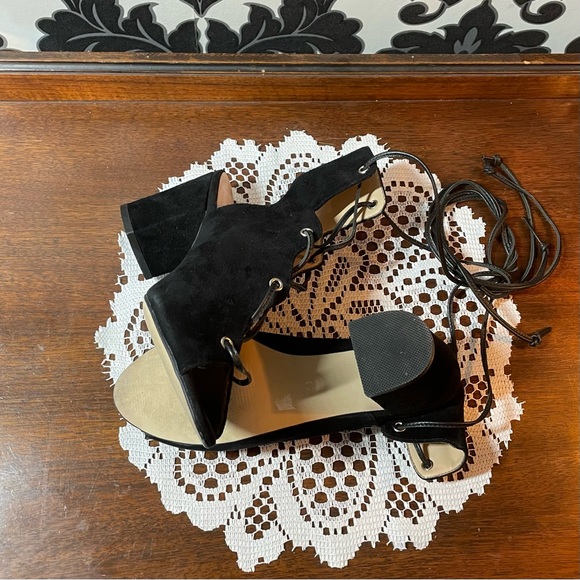 Black Suede Neiman Marcus Ankle Wrap Platform Block Heels Sandals 6 1/2 LUCIOUS! - Picture 8 of 10